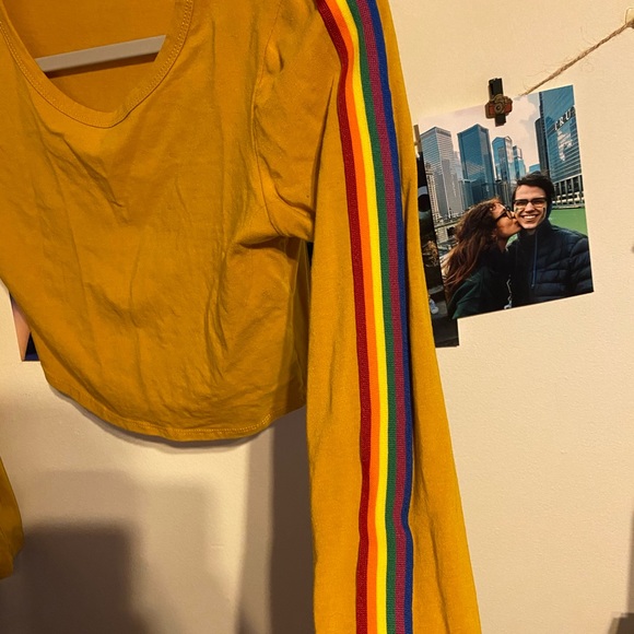 Crop Top with rainbow stripes - Picture 3 of 5